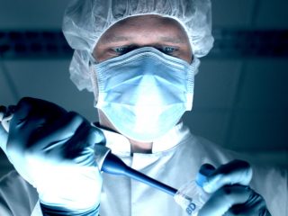 onderzoeker in laboratorium