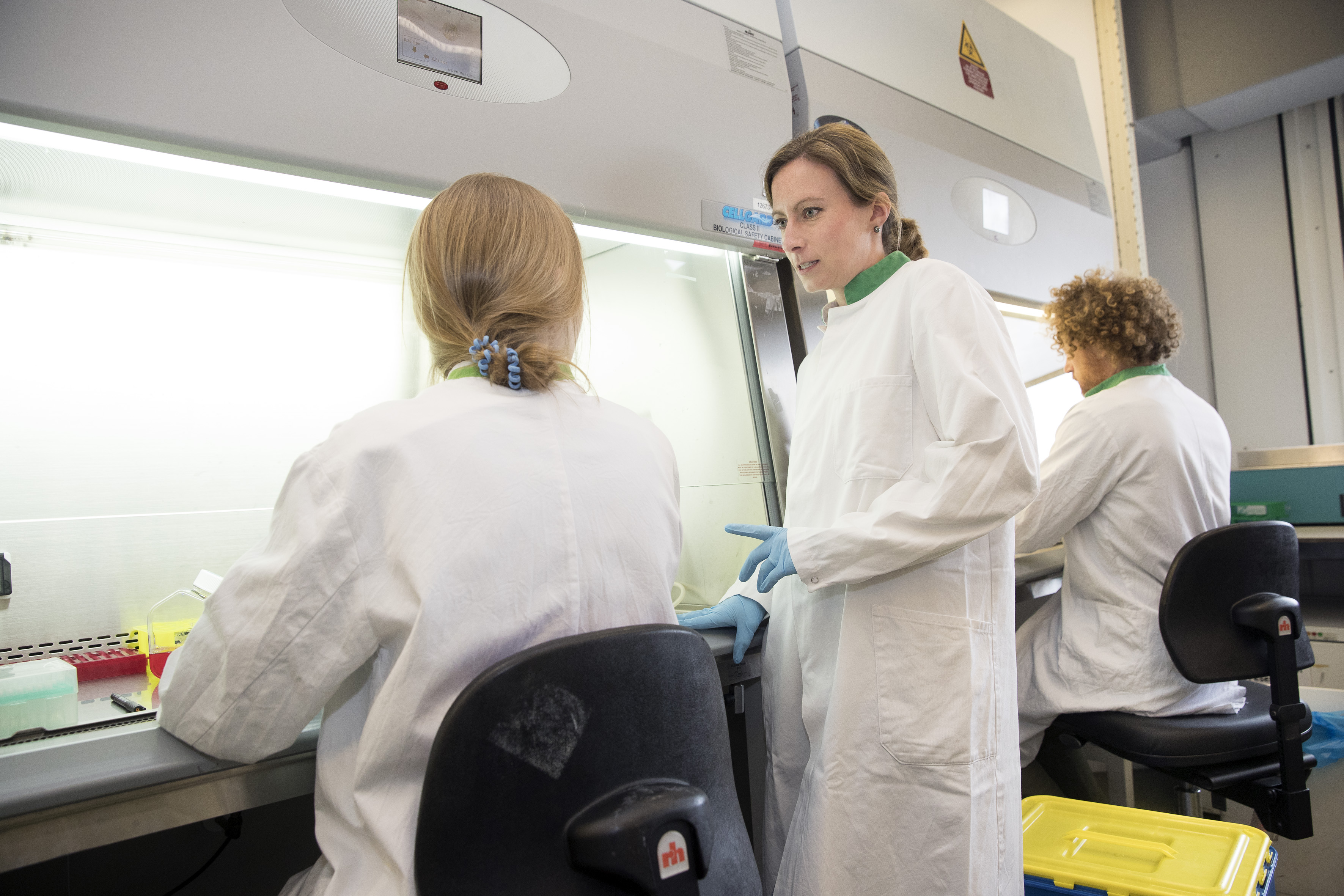 rebekka Schneider op het lab