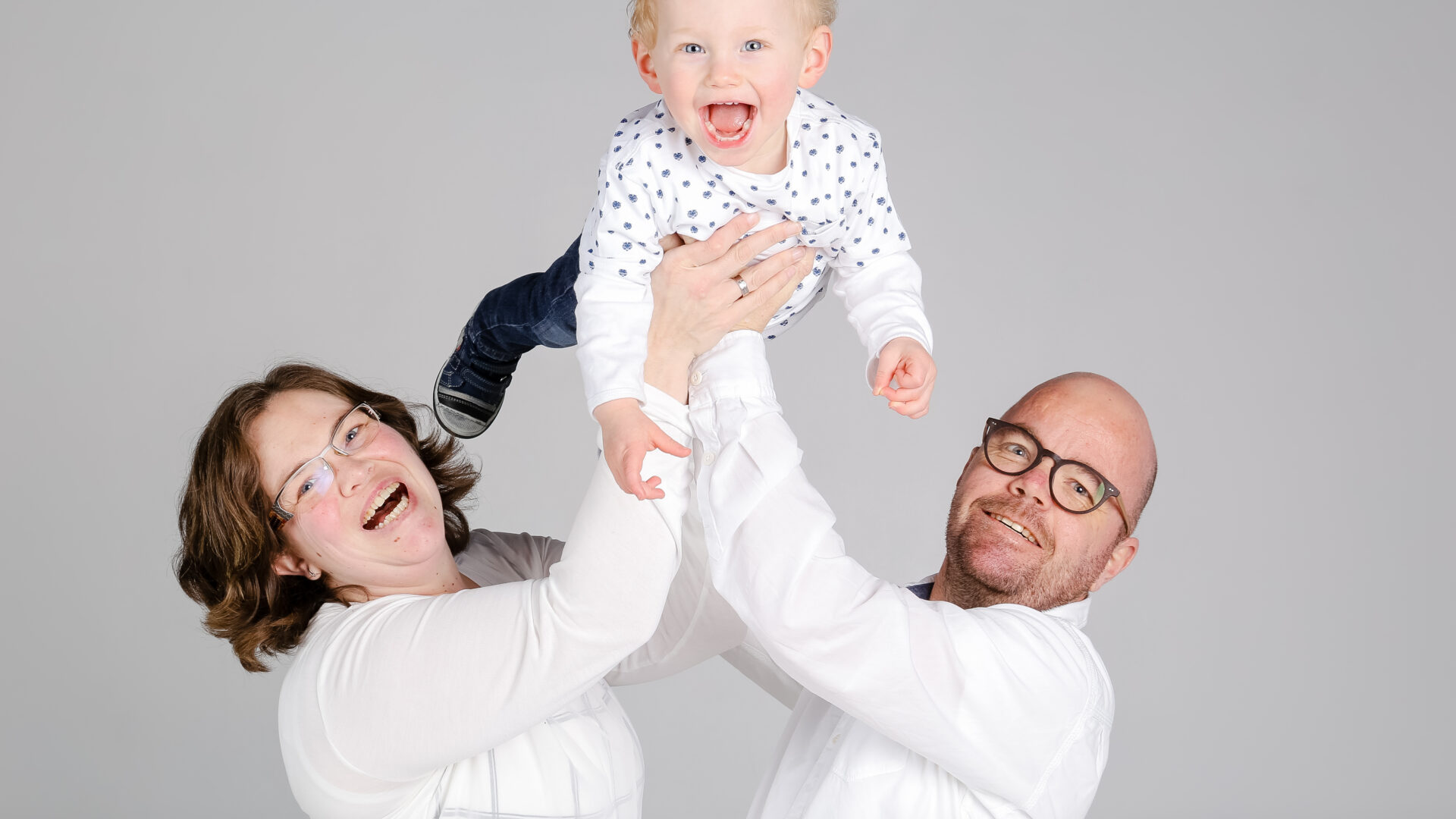Foto Björn van Empel met zoon Daan en vrouw Wietske