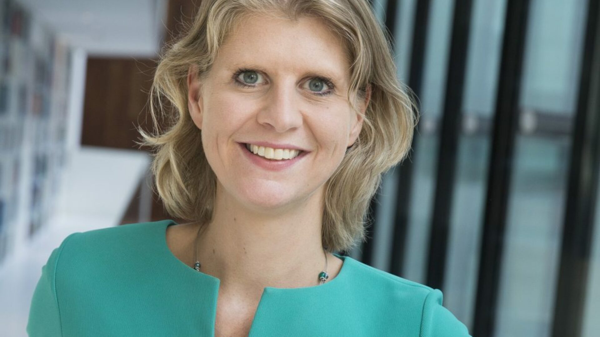 Liesbeth-Van-Rossum-0916-041B-1056×792