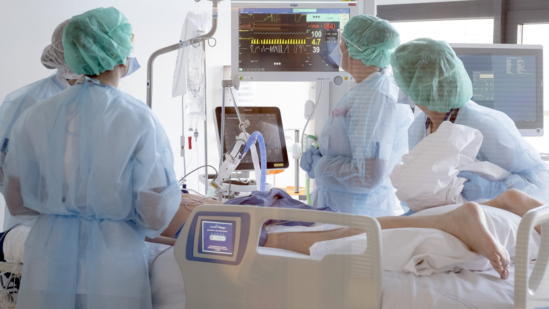 Corona 25-03 Erasmus MC 0320-054