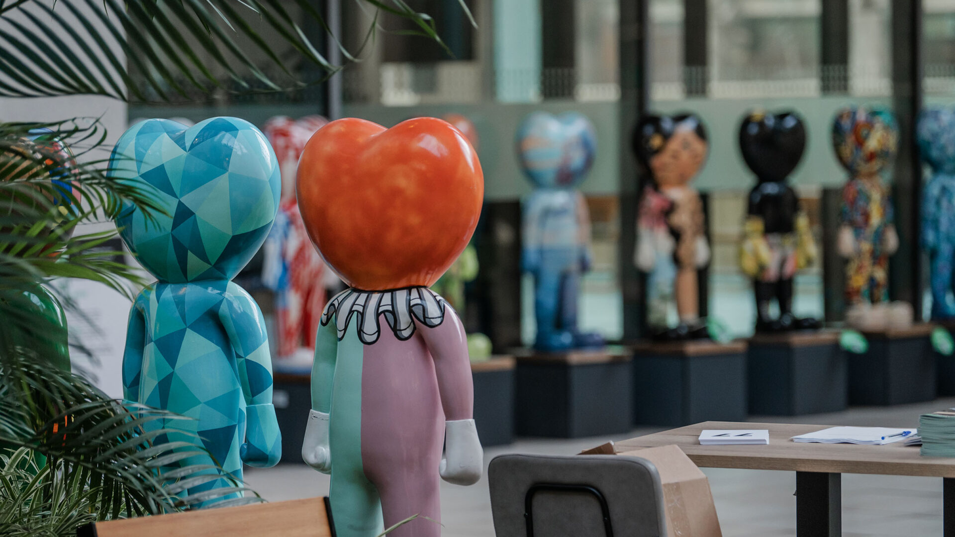 Heart Work Heroes veiling 1