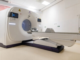 Erasmus MC verwelkomt eerste patiënt in nieuwe PET/CT-scanner