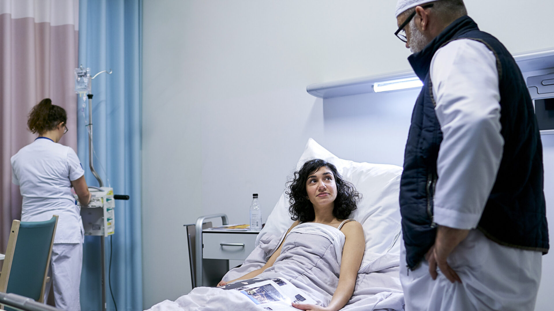 Islam en orgaandonatie vrouw in ziekenhuisbed