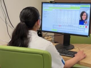 Een cochleair implantaat op afstand instellen maakt zorg toegankelijker