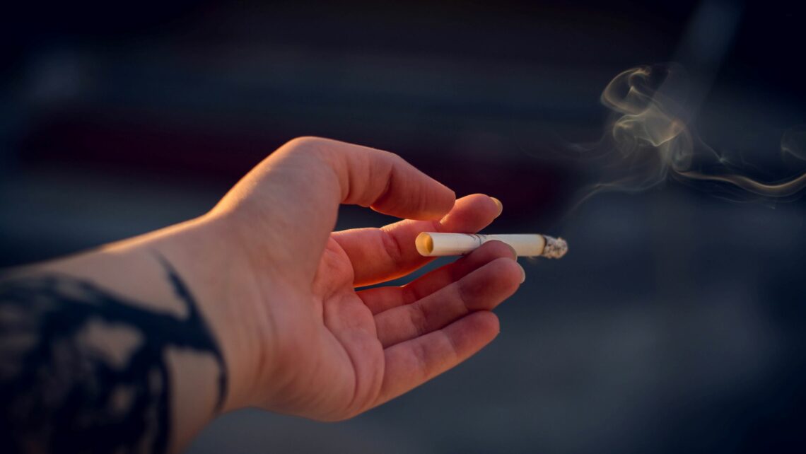 how to tell if someone smokes cigarettes New DNA test reveals whether you smoke